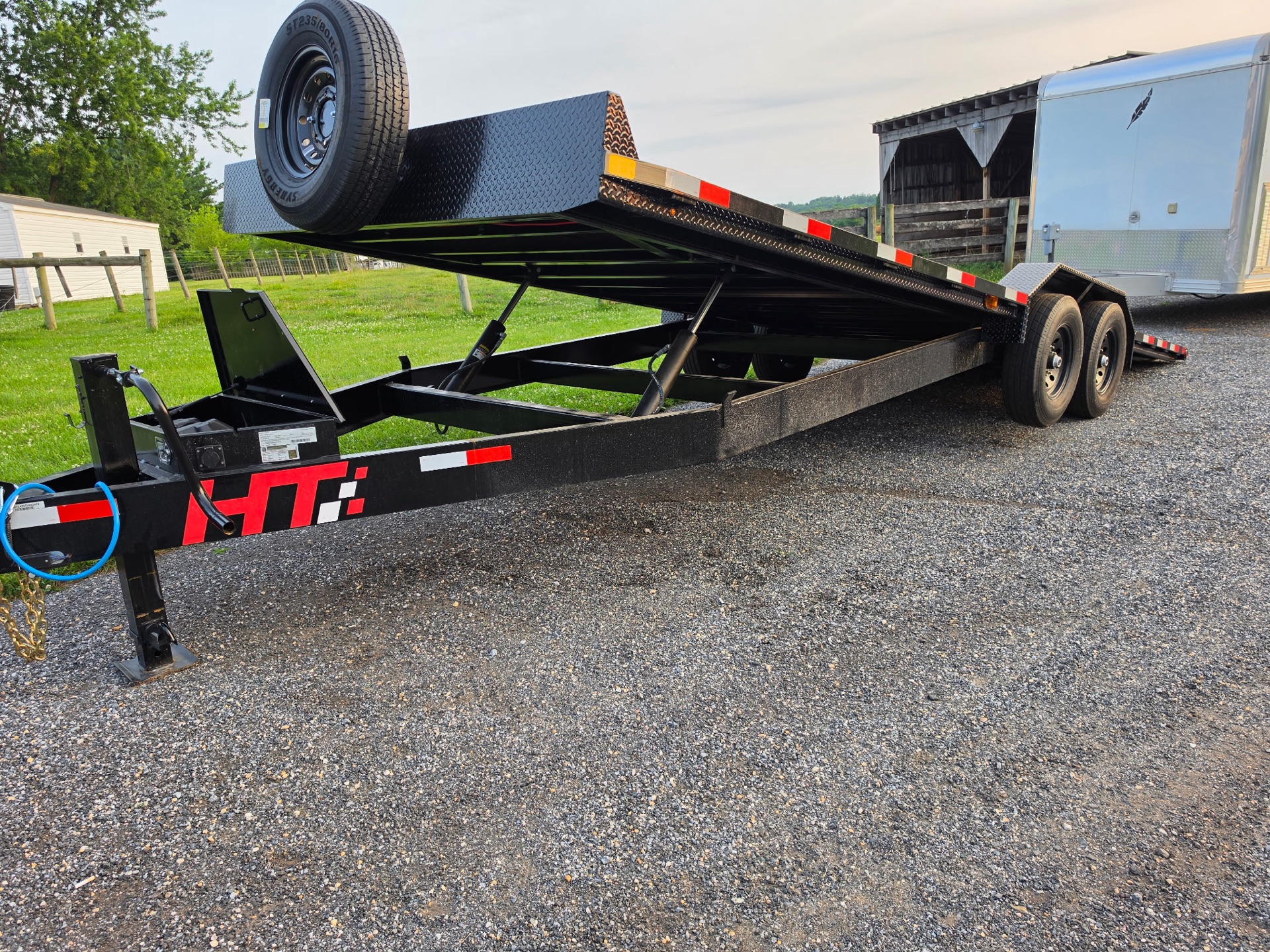 2026 HT 24’ 15.4k Drive-Over Fender Tilt Trailer