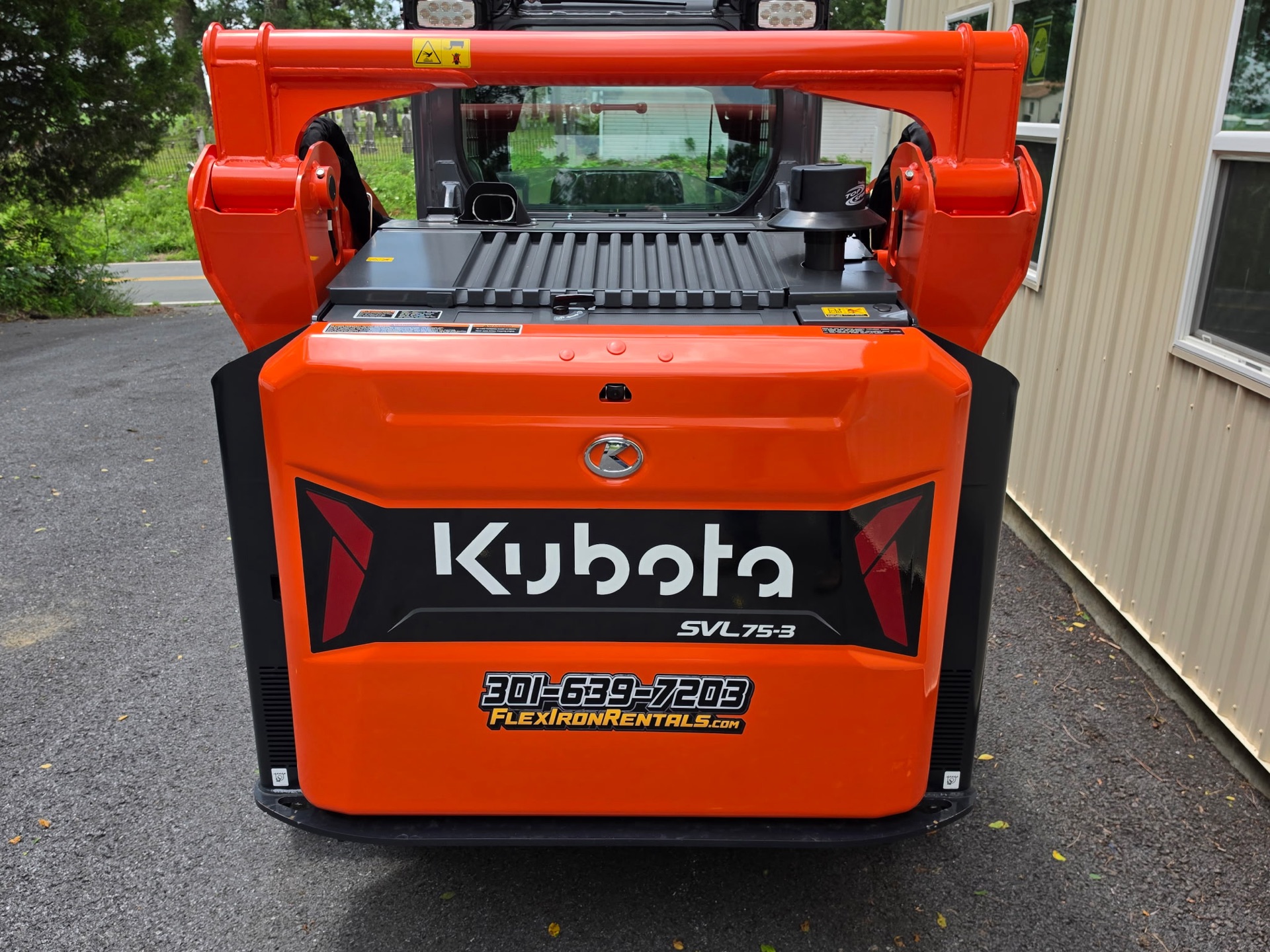Kubota SVL 75-3 Compact Track Loader photo 2
