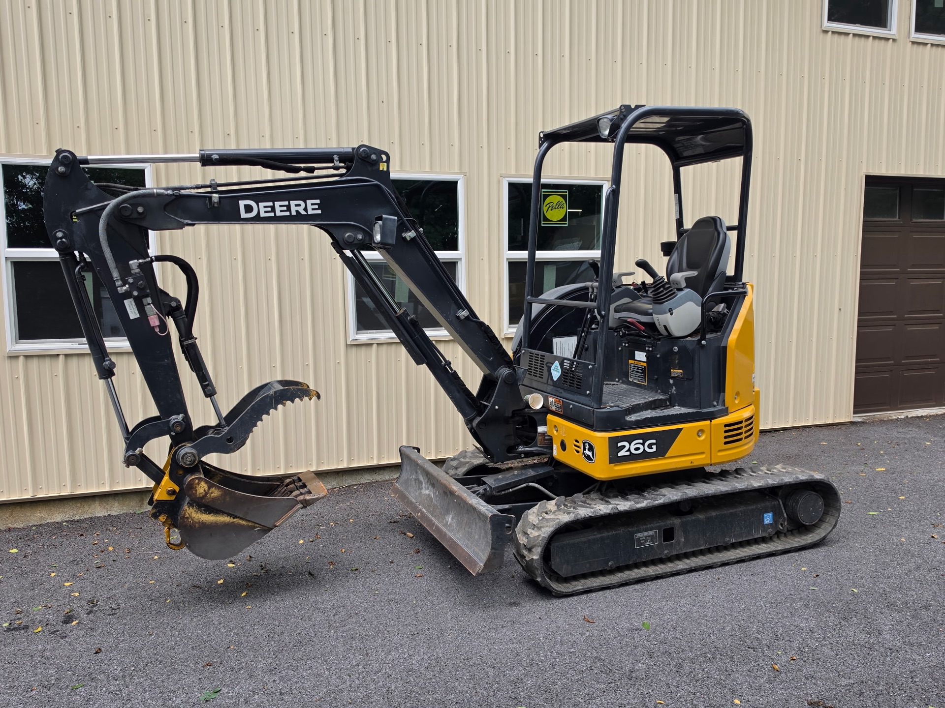 John Deere 26G Compact Excavator w/Thumb