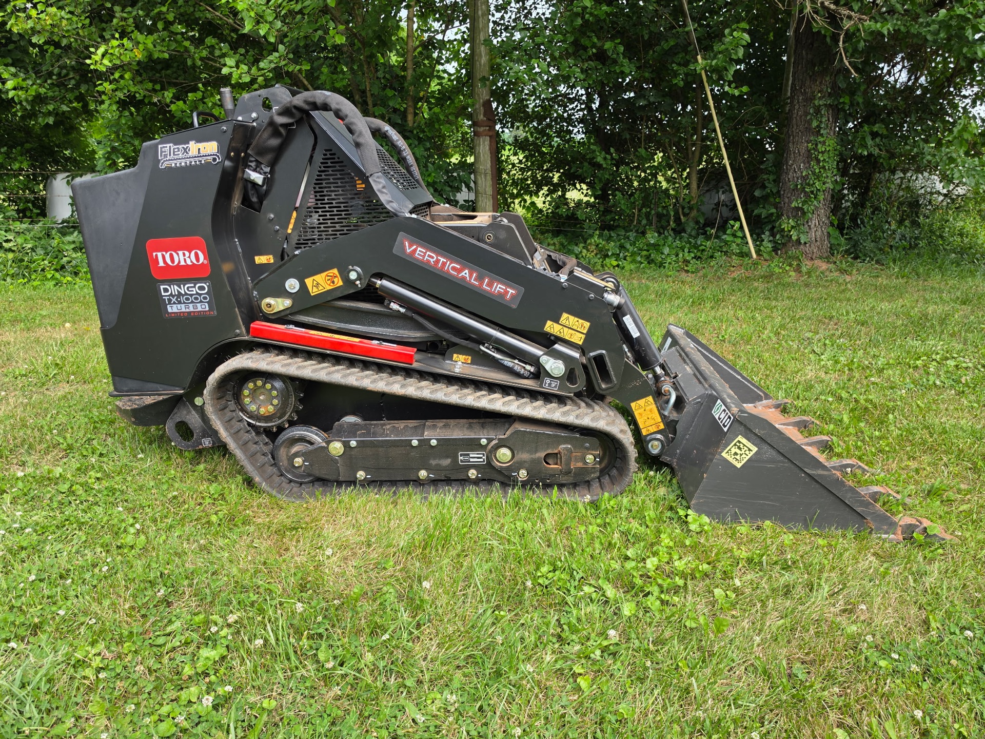 Toro Dingo Tx-1000 Turbo Limited Edition Track Loader, Wide photo 4