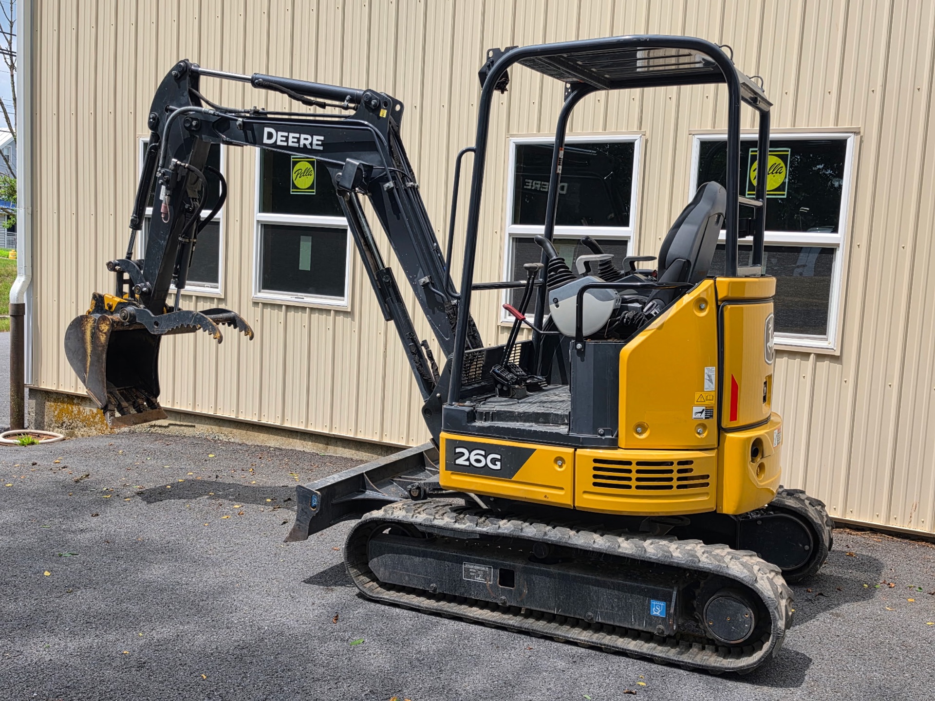 John Deere 26G Compact Excavator w/Thumb photo 2