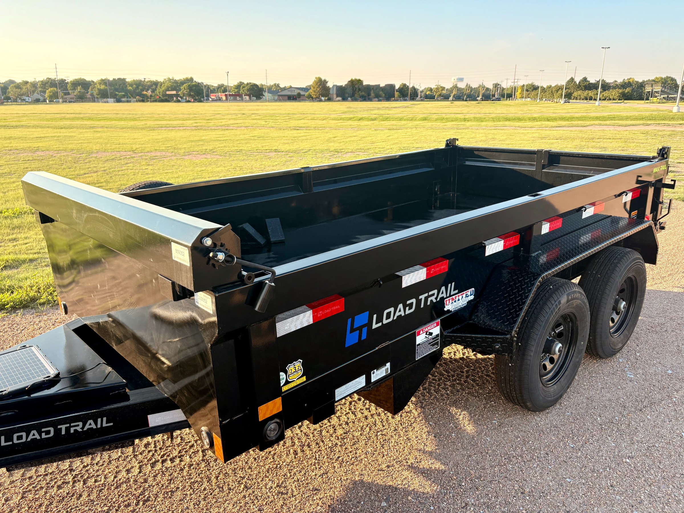 Bubba 6x12 Dump Trailer photo 4